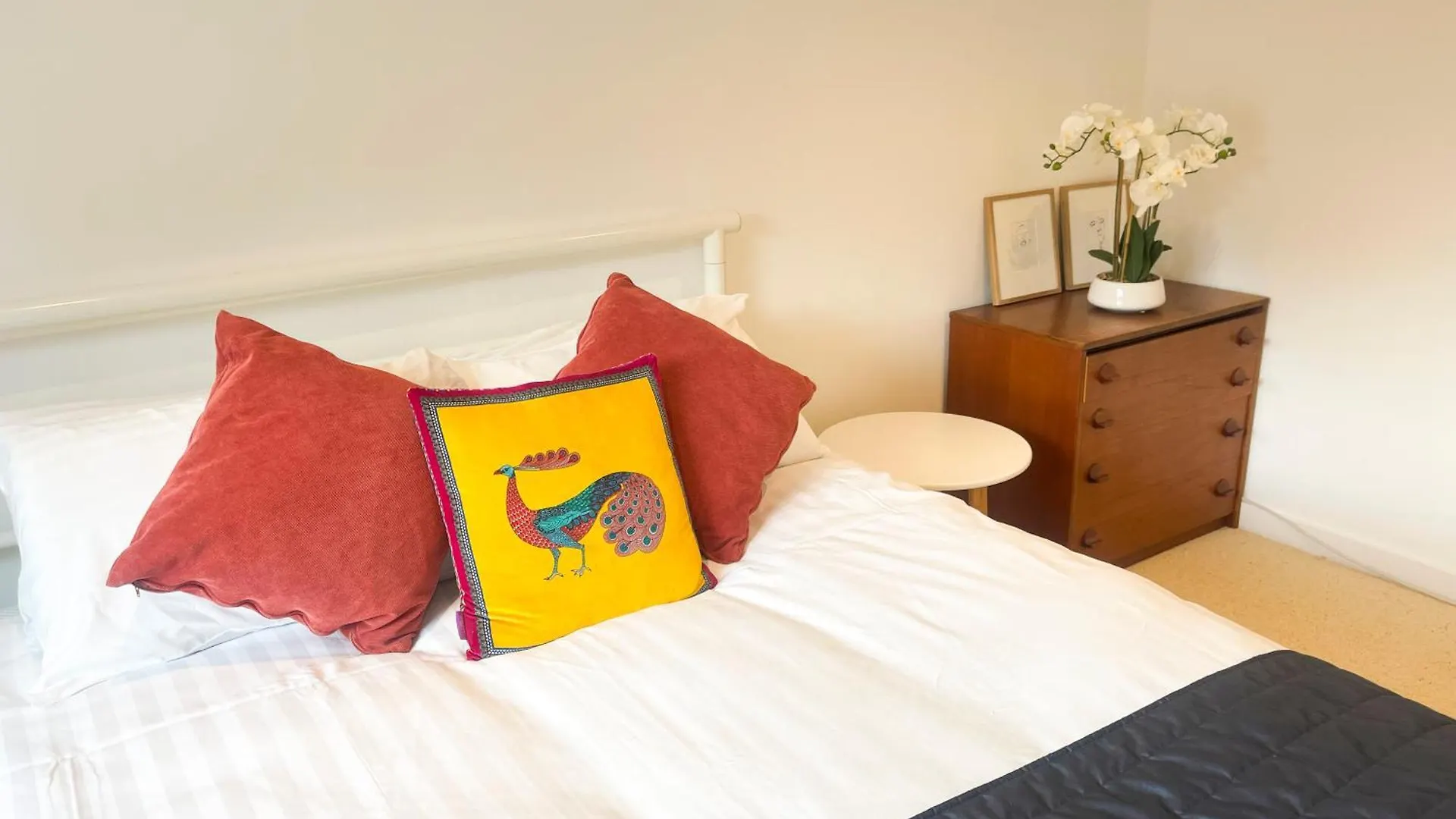 Spacious 2 Bed Apartment Near River & Station - Cambridge Homehost Cambridge (Cambridgeshire)