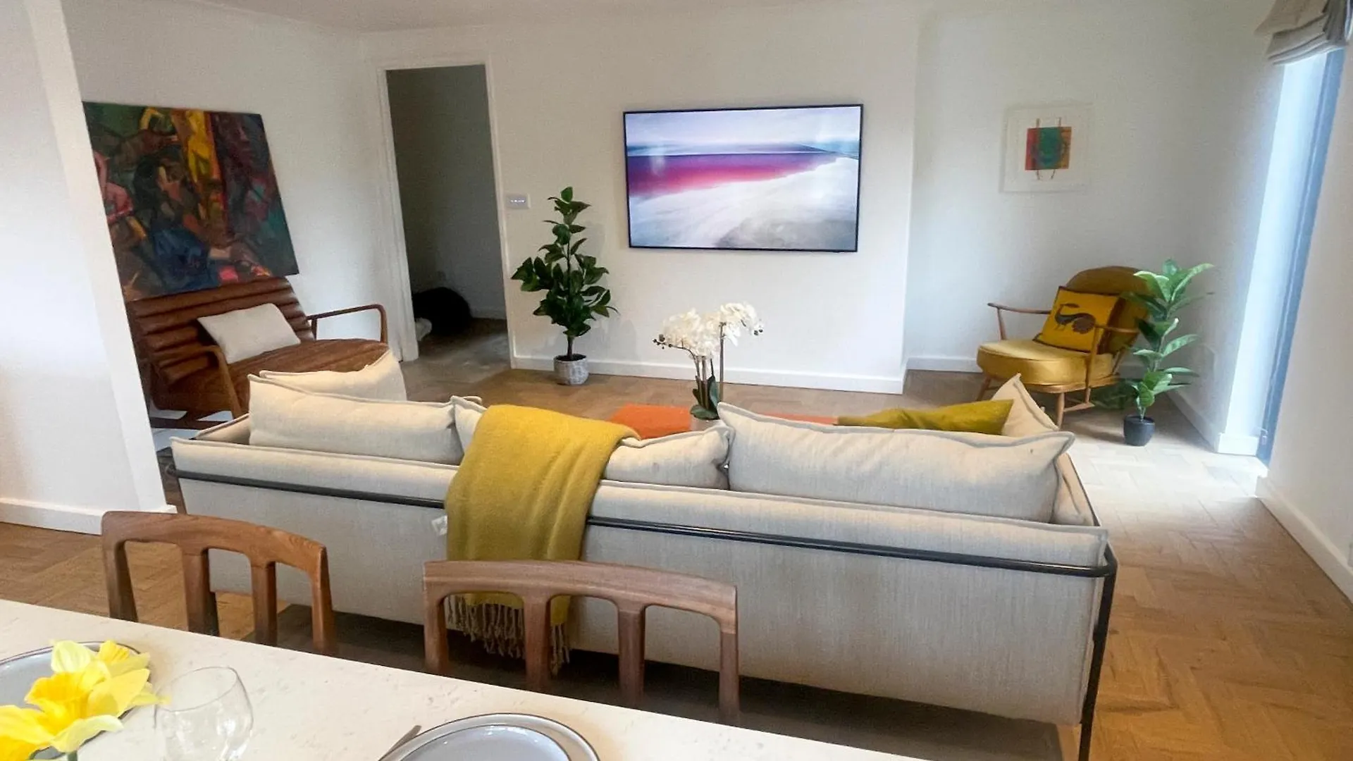 Spacious 2 Bed Apartment Near River & Station - Cambridge Homehost United Kingdom
