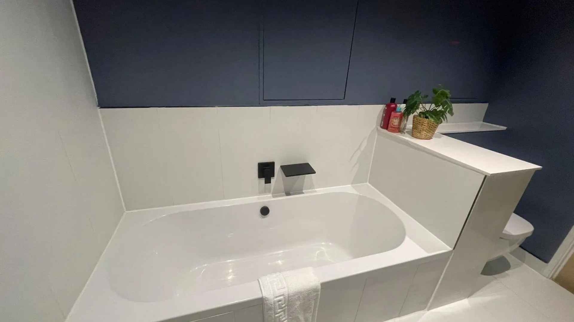 Spacious 2 Bed Apartment Near River & Station - Cambridge Homehost