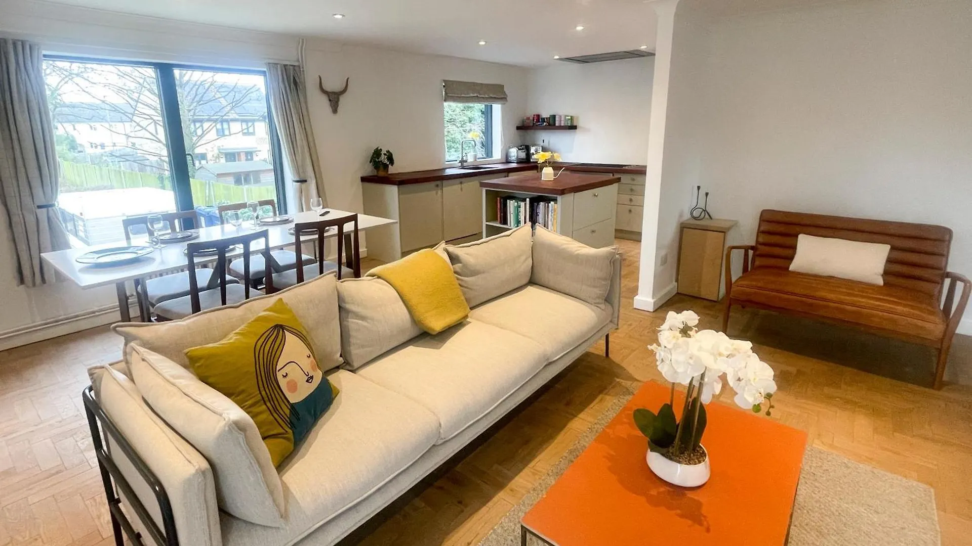 Spacious 2 Bed Apartment Near River & Station - Cambridge Homehost