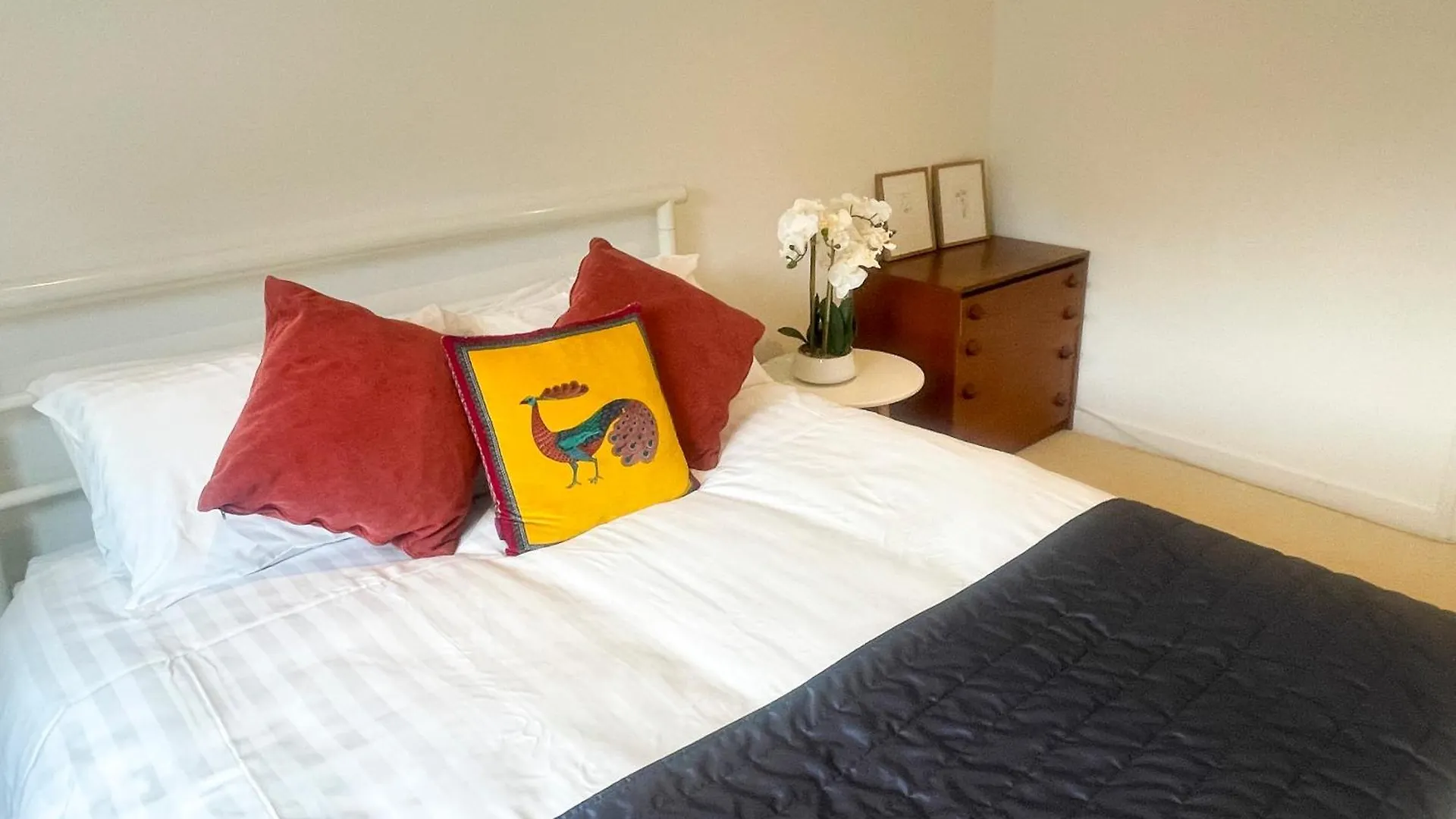 Spacious 2 Bed Apartment Near River & Station - Cambridge Homehost 英国