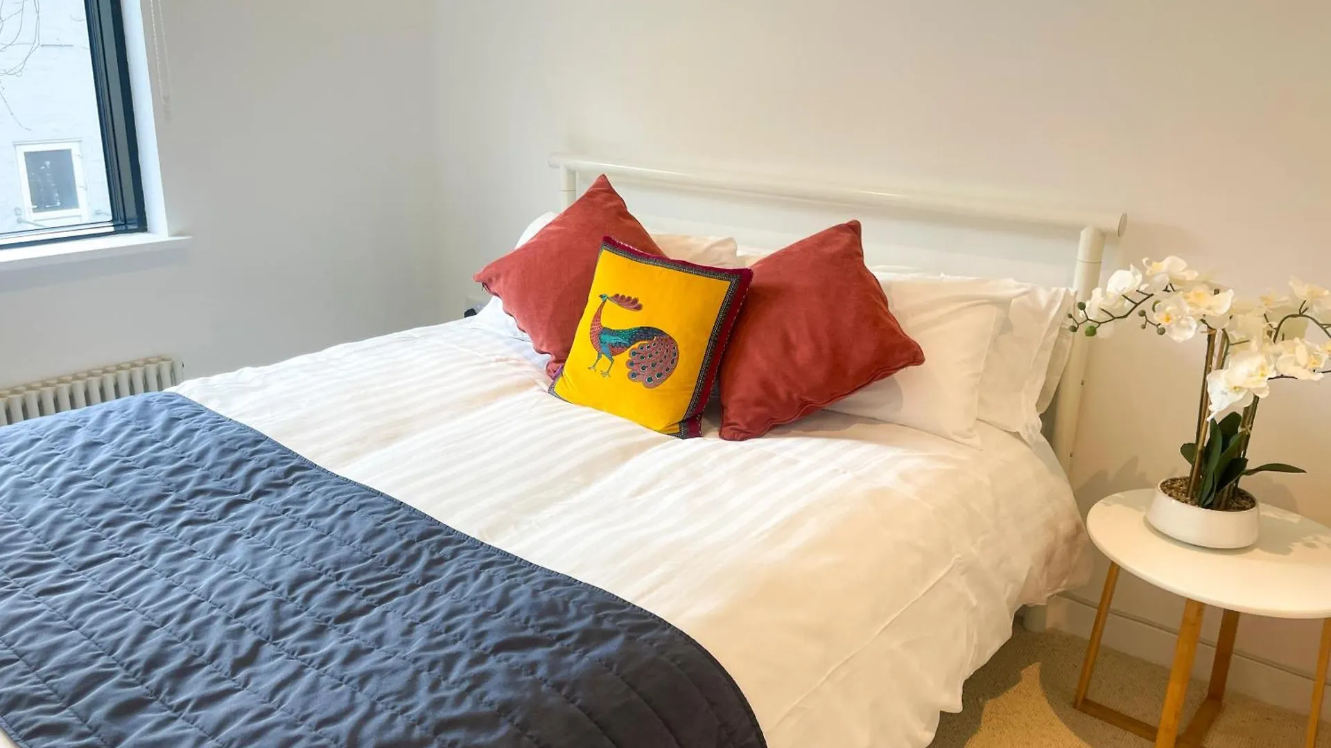 Spacious 2 Bed Apartment Near River & Station - Cambridge Homehost  剑桥